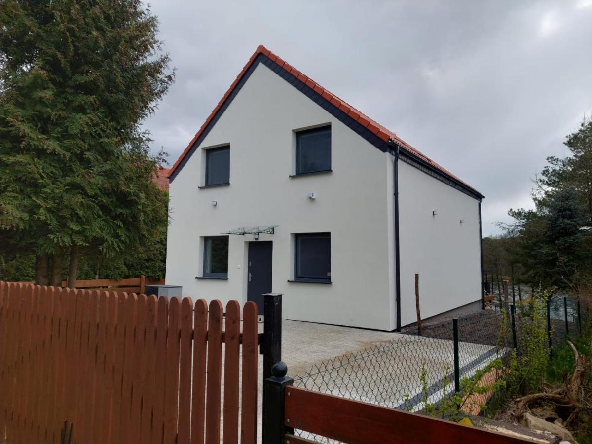 Dom Nad Jeziorem Gaja House Jadamowo Kültér fotó